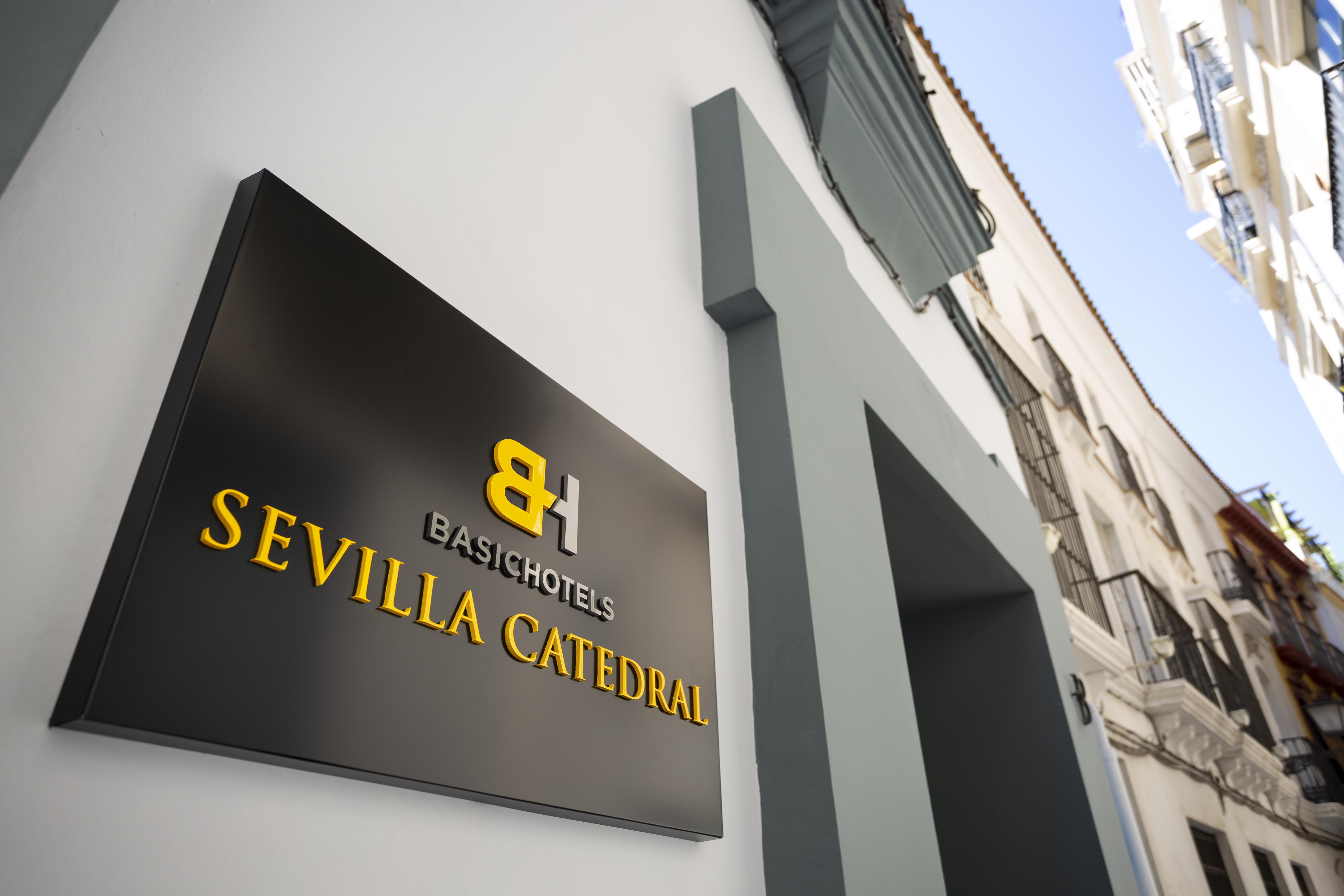 Basic Hotel Sevilla Catedral Экстерьер фото