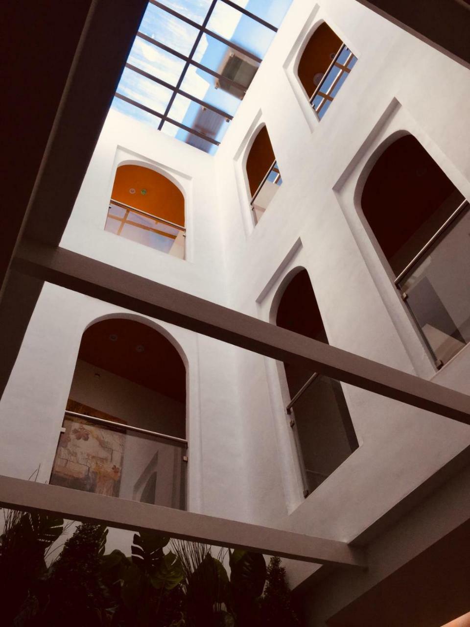 Basic Hotel Sevilla Catedral Экстерьер фото