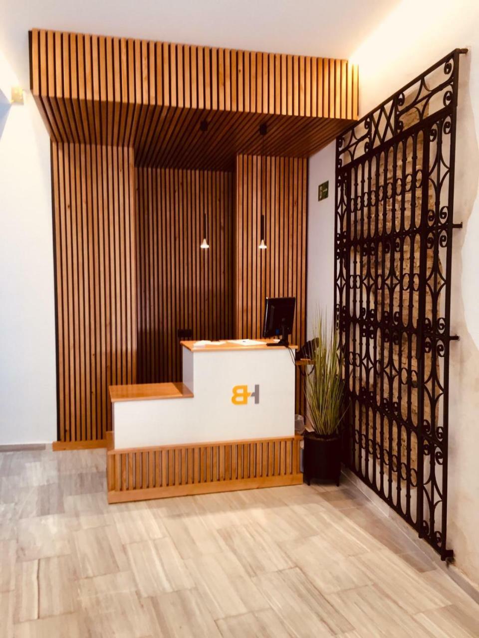 Basic Hotel Sevilla Catedral Экстерьер фото